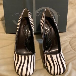 Jessica Bennett animal hair pump brown/milk size 10 NIB. True to size.